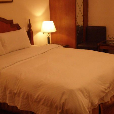 Emperor Hotel Гаосюн Екстер'єр фото