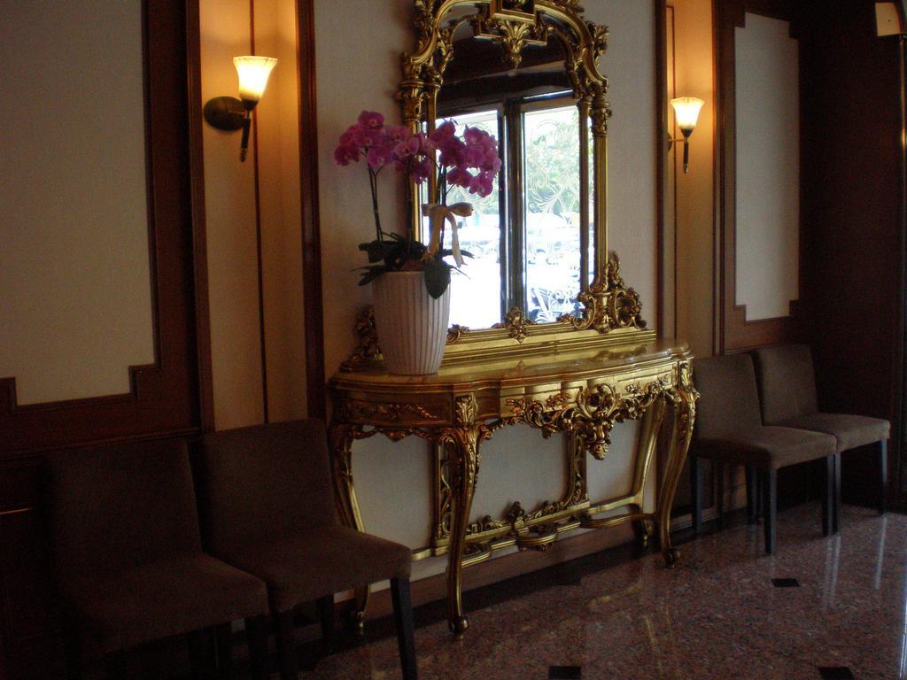 Emperor Hotel Гаосюн Екстер'єр фото