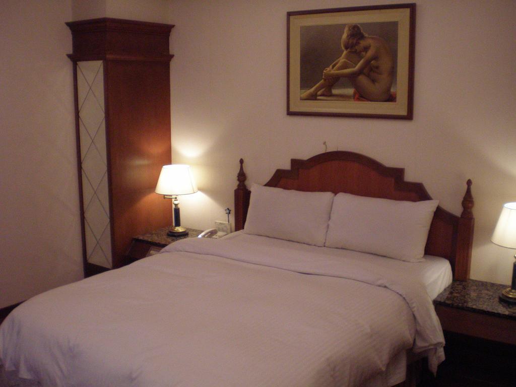 Emperor Hotel Гаосюн Номер фото