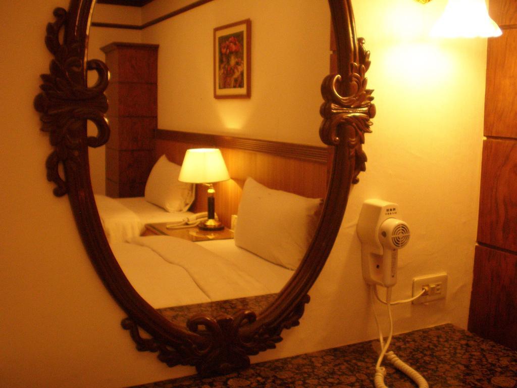 Emperor Hotel Гаосюн Номер фото