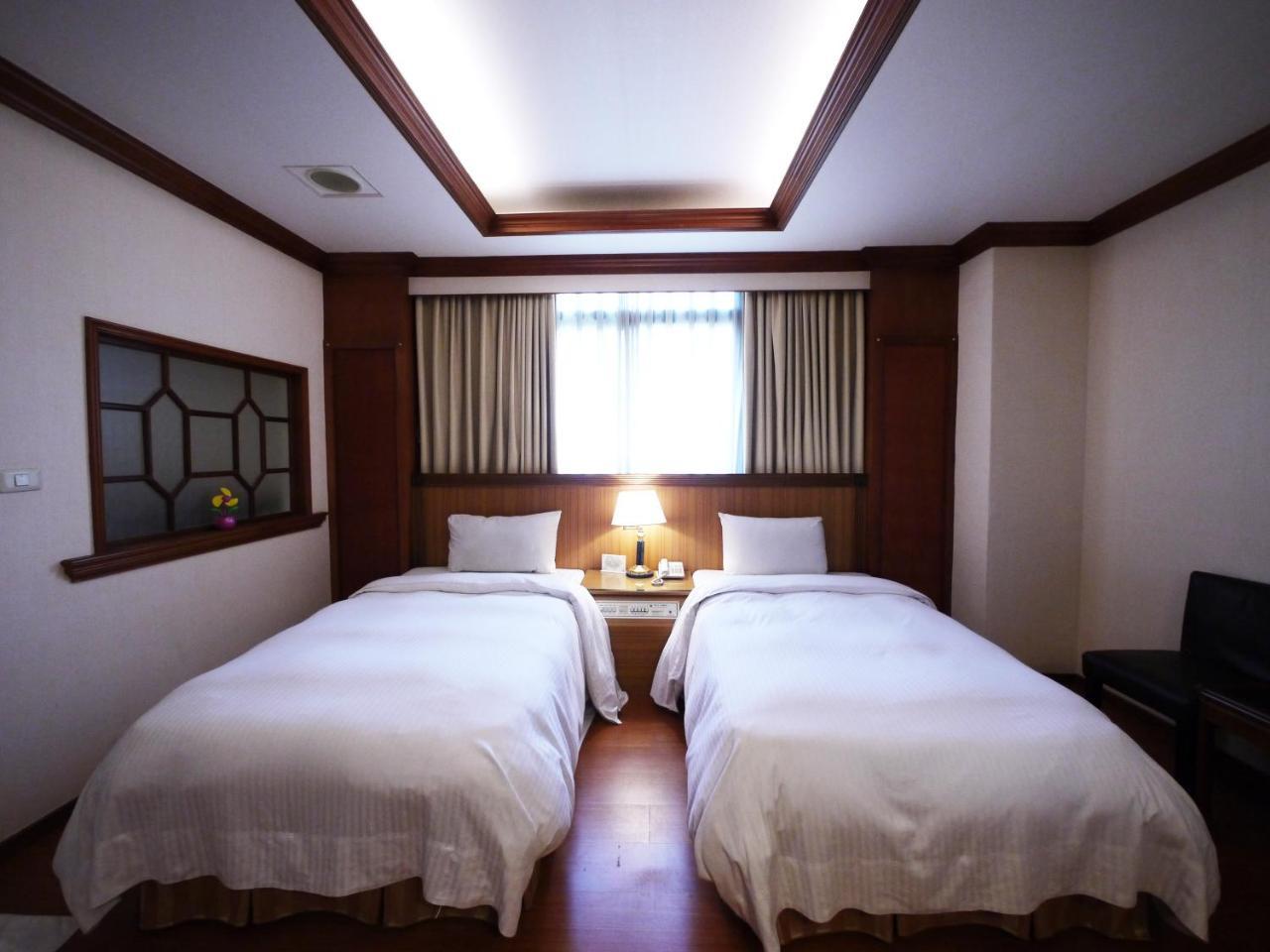 Emperor Hotel Гаосюн Екстер'єр фото