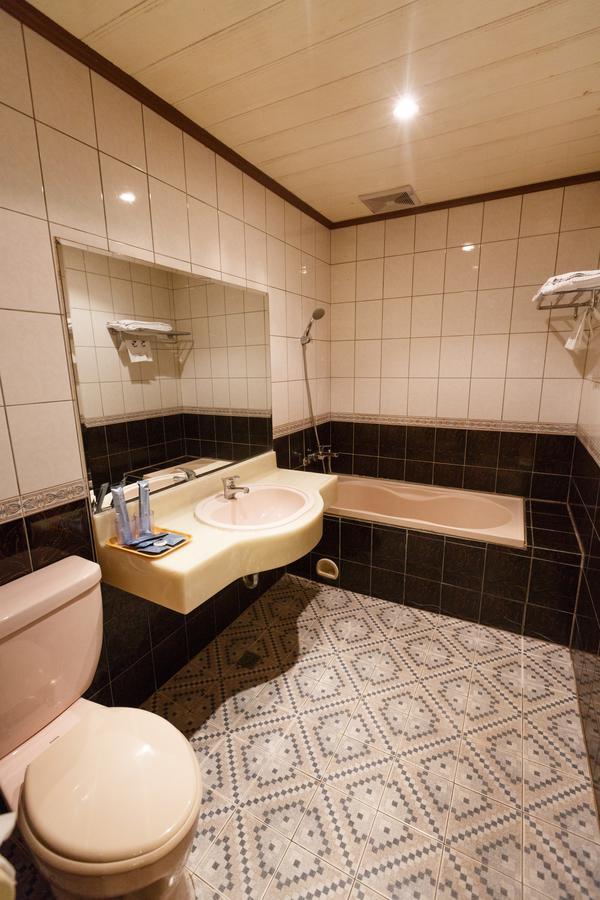 Emperor Hotel Гаосюн Екстер'єр фото
