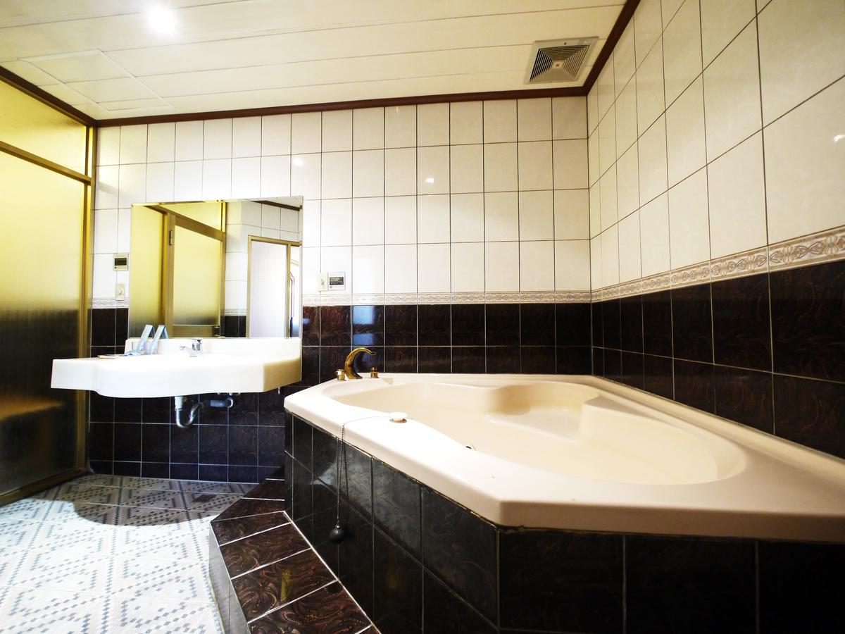 Emperor Hotel Гаосюн Екстер'єр фото
