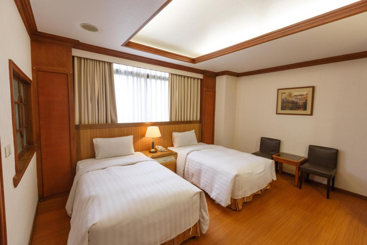 Emperor Hotel Гаосюн Екстер'єр фото