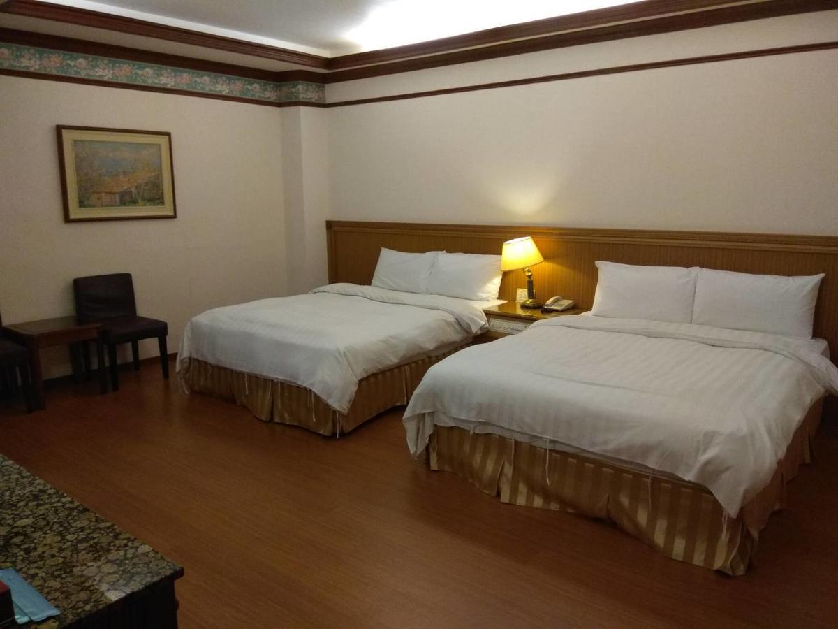 Emperor Hotel Гаосюн Екстер'єр фото