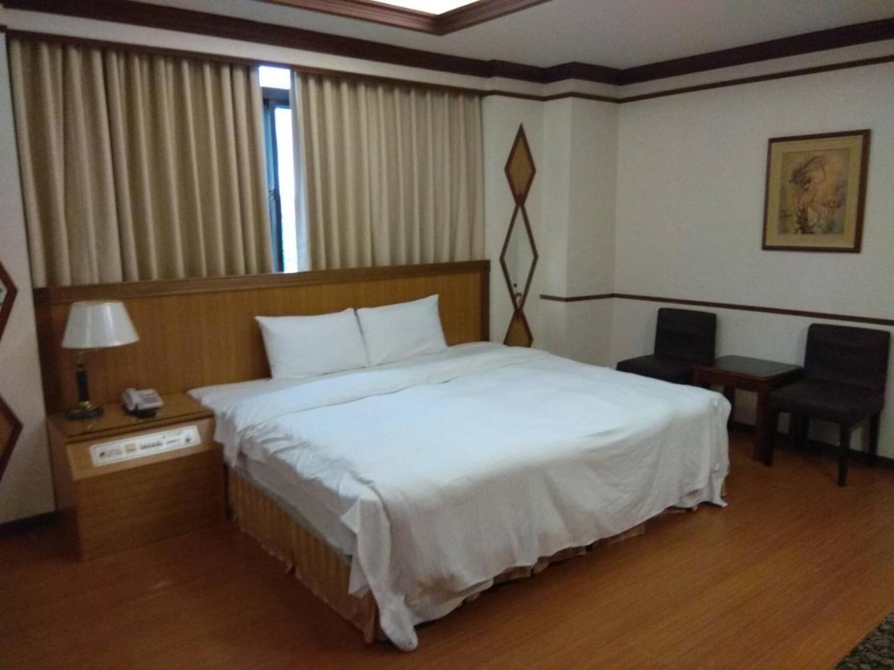 Emperor Hotel Гаосюн Екстер'єр фото