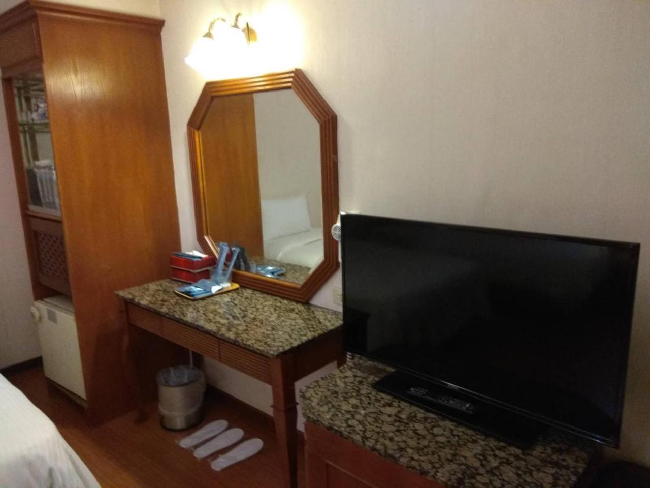 Emperor Hotel Гаосюн Екстер'єр фото