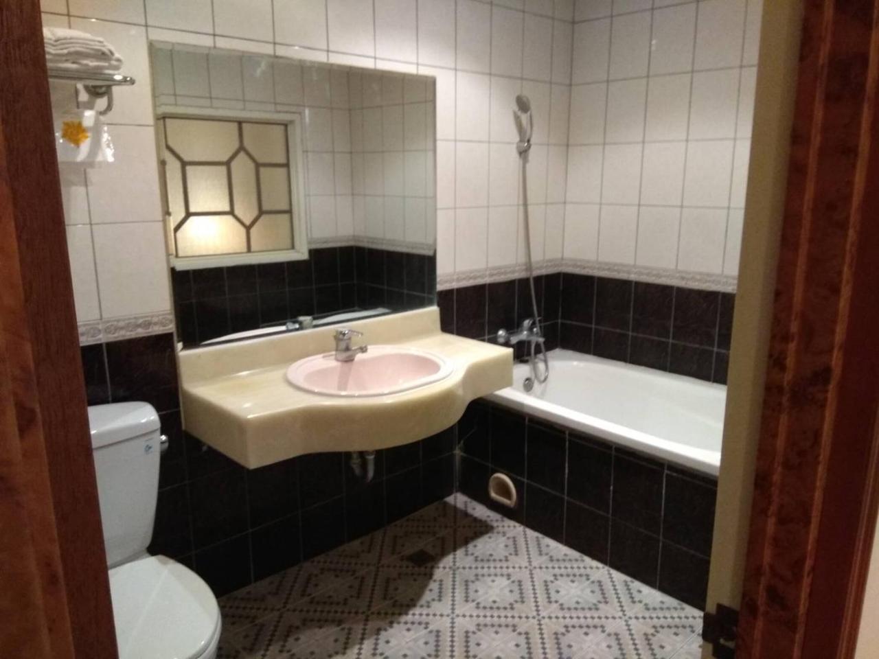 Emperor Hotel Гаосюн Екстер'єр фото