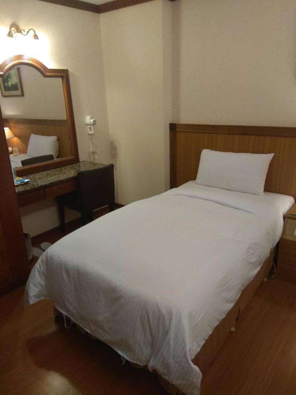Emperor Hotel Гаосюн Екстер'єр фото